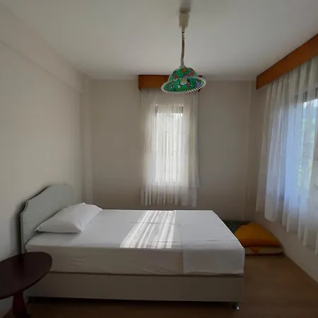 L Villa *