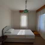 L Villa *