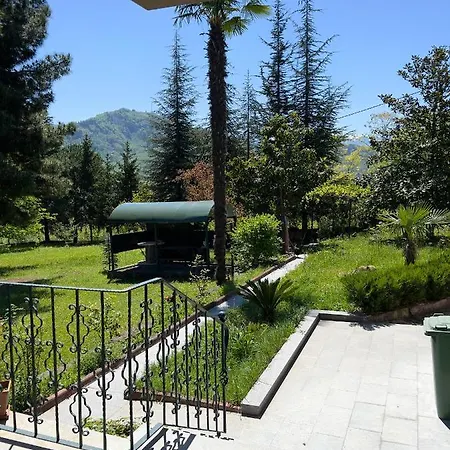 L Villa