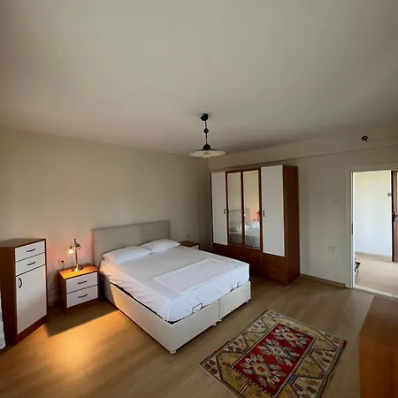L Villa